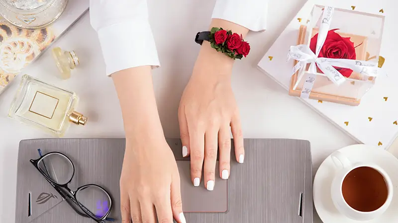 دستبند زنانه طرح گل