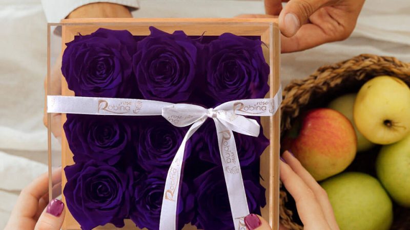 باکس گل رویال روبینا رز با 9 عدد گل رز جاودان هلندی